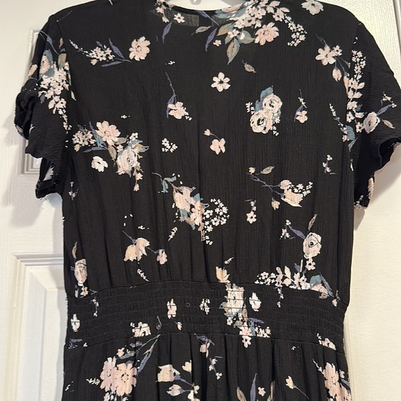 American rag hi Lo ruffle edge in front - Picture 5 of 7